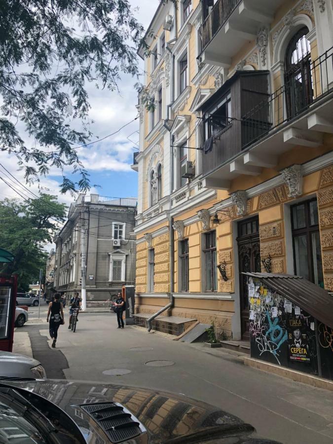 Трёхуровневая Квартира У Моря โอเดสซา ภายนอก รูปภาพ